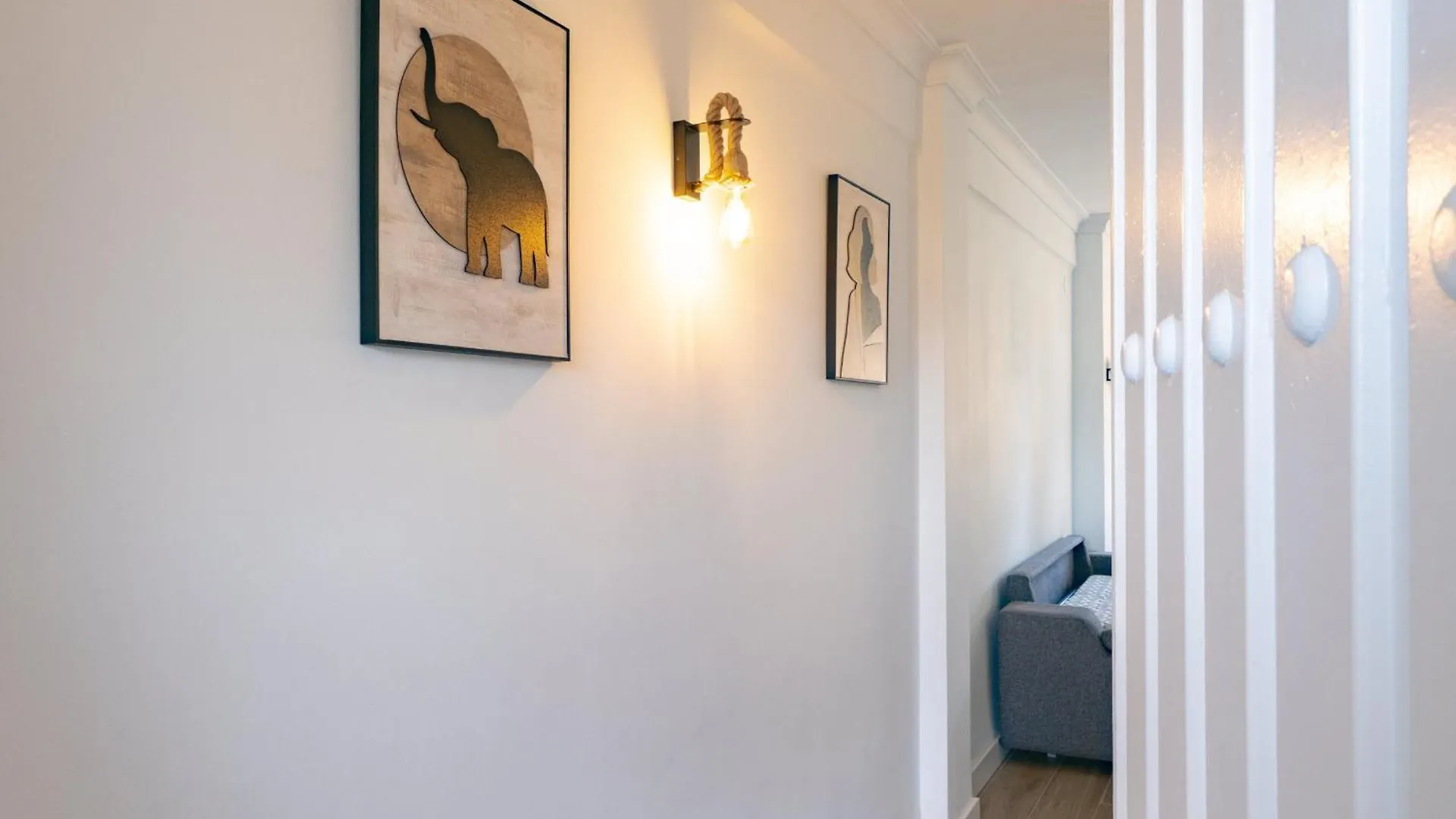 Lägenhet Cubo'S Apartamento Sol Y Arena Playamar Torremolinos