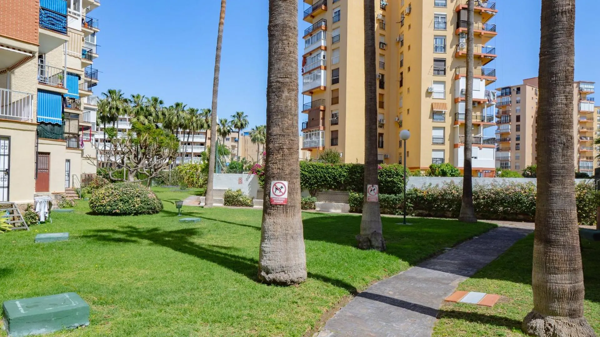 Cubo'S Apartamento Sol Y Arena Playamar Torremolinos Spain